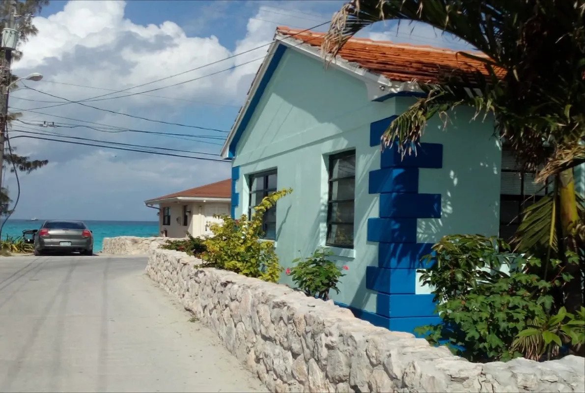 Bimini-Blue-Tulip-Cottage-11