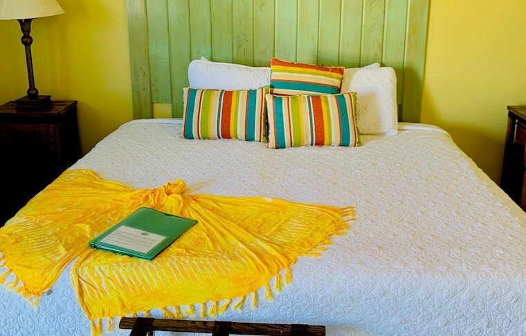 Embrace-Resort-maya-colorful-bed