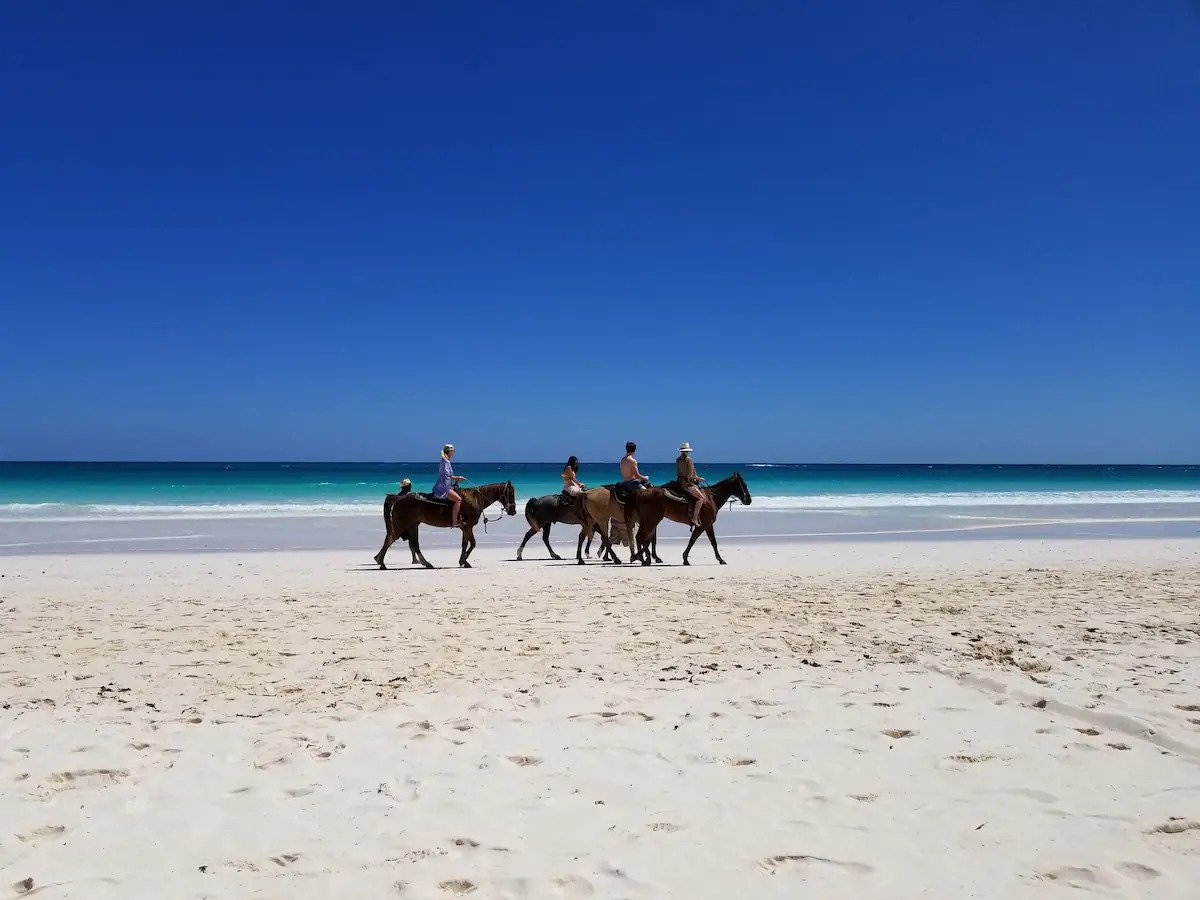 Horse20back20riding20in20Governors20Harbour20and20Harbour20Island