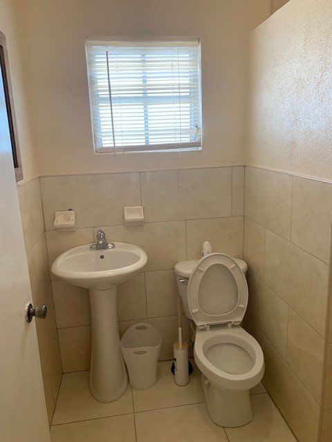 Studio-2-bathroom