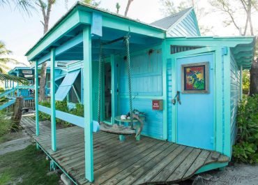 Exterior-of-the-shack-with-bathroom-adjoined