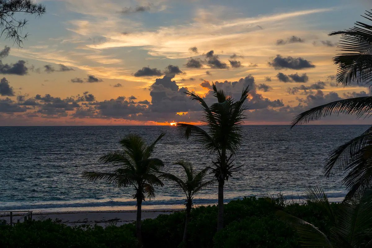 Sunrise-view-of-Outpost-beach