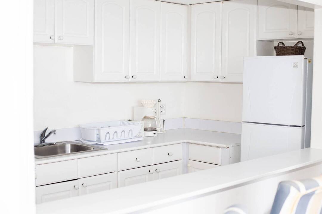 Sunset-Cove-10-Sparkling-clean-full-kitchen