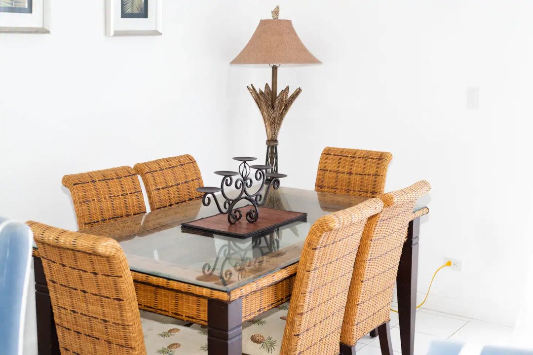 Sunset-Cove-7-Dining-area
