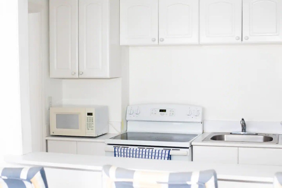 Sunset-Cove-9-Sparkling-clean-full-kitchen